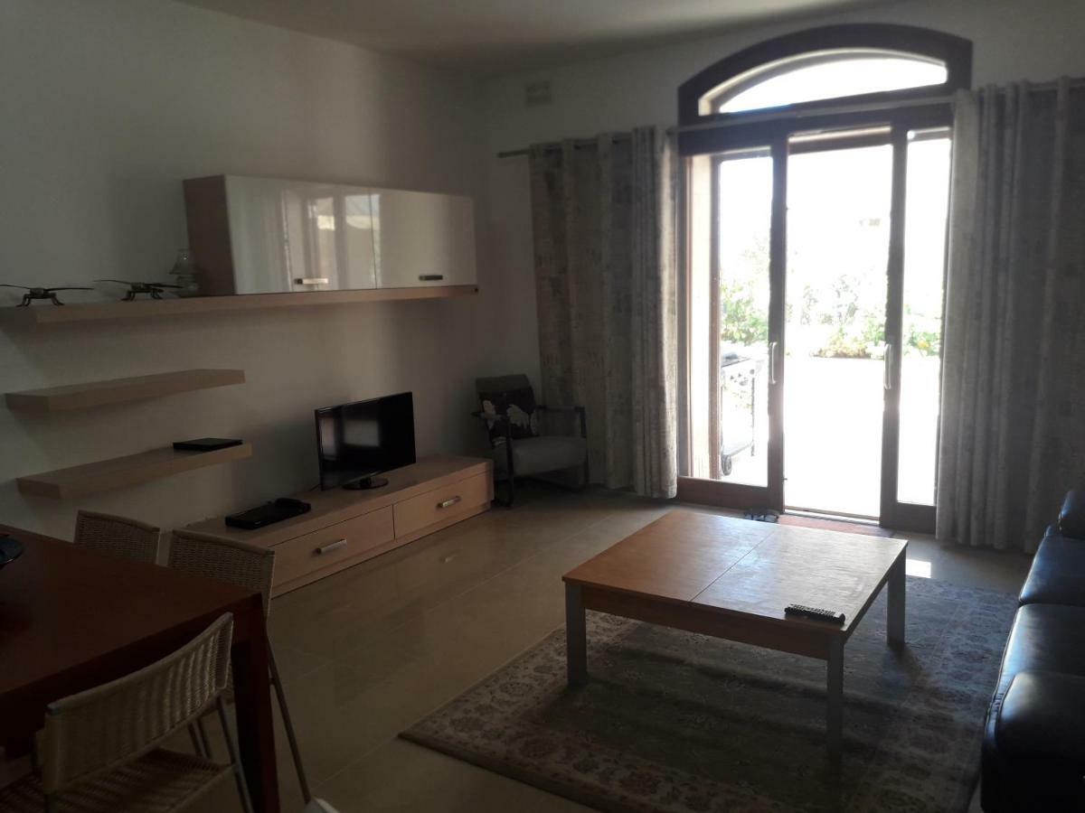 No: 11a4s, Chambray. Appartement